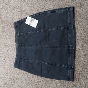NWT FREE PEOPLE westminster blue vintage wear jean skirt, size 4, $50.00
